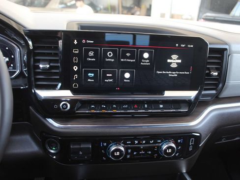 Used 2024 GMC Sierra 1500 SLT w/ SLT Premium Plus Package AWD/4WD image 29