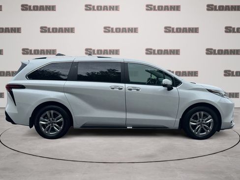 Used 2025 Toyota Sienna Limited AWD/4WD image 6
