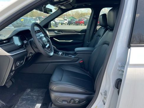 New 2026 Jeep Grand Cherokee L Limited AWD/4WD image 4