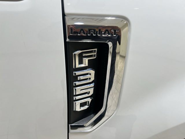 Used 2022 Ford F350 Lariat w/ Lariat Ultimate Package AWD/4WD image 27