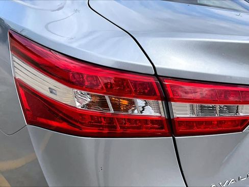 Used 2015 Toyota Avalon XLE Touring image 29