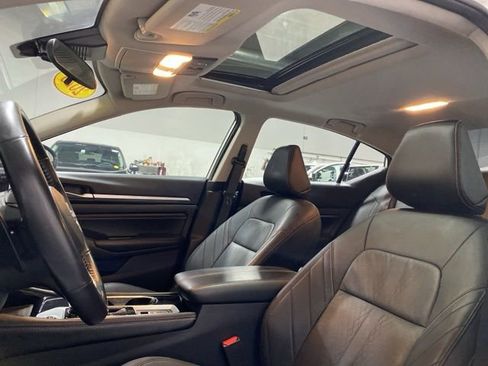 Certified 2023 Nissan Altima 2.5 SR w/ SR Premium Package image 22