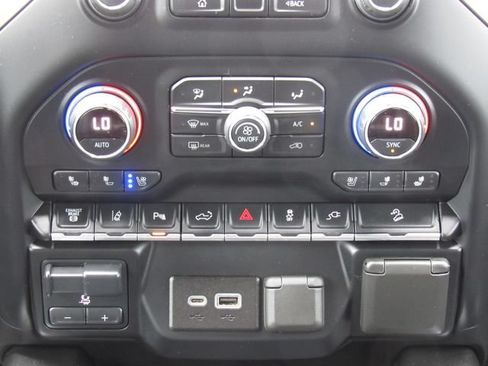 Used 2020 Chevrolet Silverado 3500 High Country w/ Z71 Off-Road Package AWD/4WD image 34