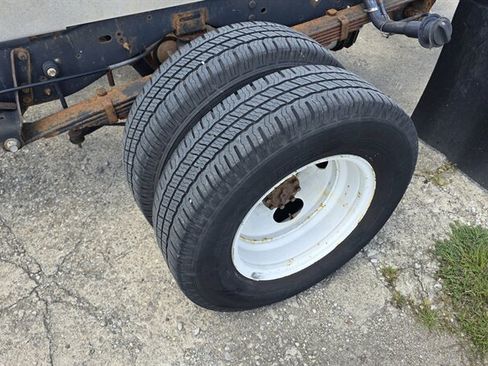 Used 2011 Ford E-450 and Econoline 450 Super Duty RWD image 24