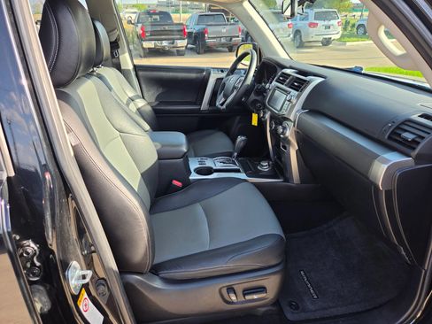 Used 2016 Toyota 4Runner SR5 Premium AWD/4WD image 11