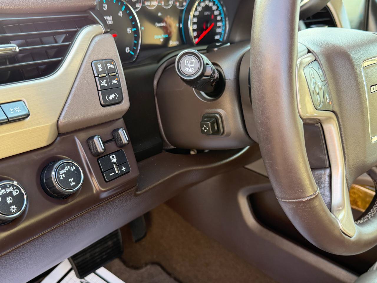 Used 2017 GMC Yukon Denali w/ Open Road Package AWD/4WD image 91