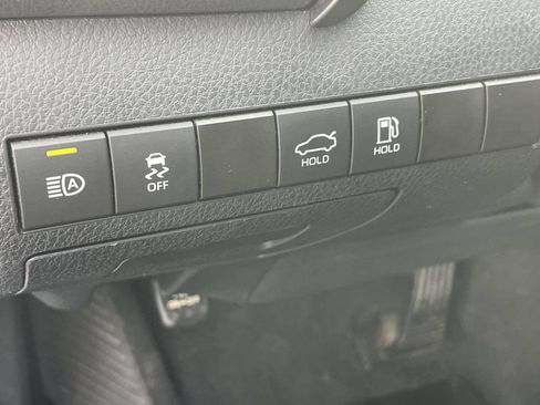 Used 2024 Toyota Camry SE FWD image 18