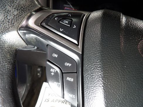 Used 2018 Ford Fusion SE w/ Fusion SE Technology Package FWD image 18