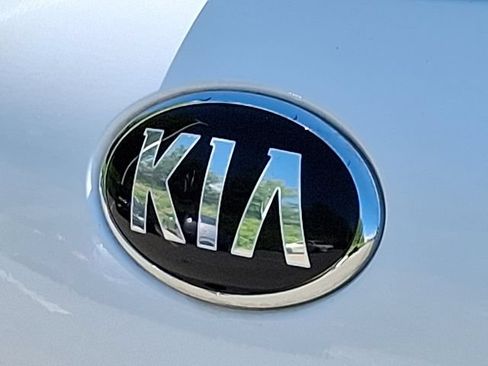 Used 2016 Kia Sorento FWD image 29
