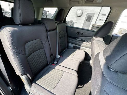 New 2025 Nissan Pathfinder S image 29