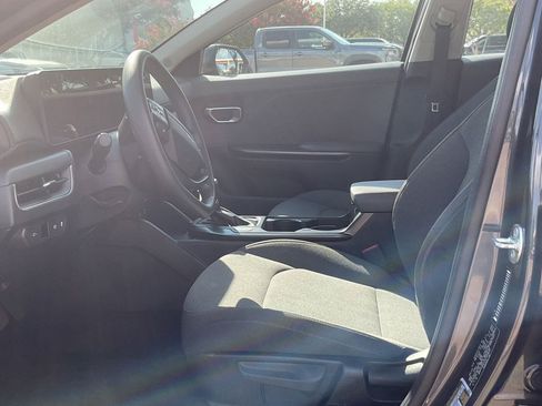 Used 2025 Kia K4 FWD image 8
