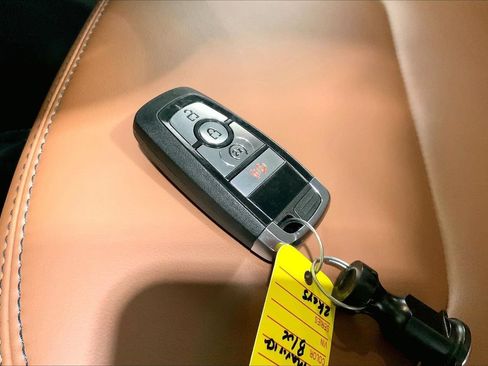 Used 2024 Ford Maverick Lariat AWD/4WD image 11