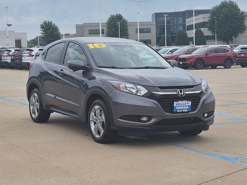 Used 2016 Honda HR-V EX image 4