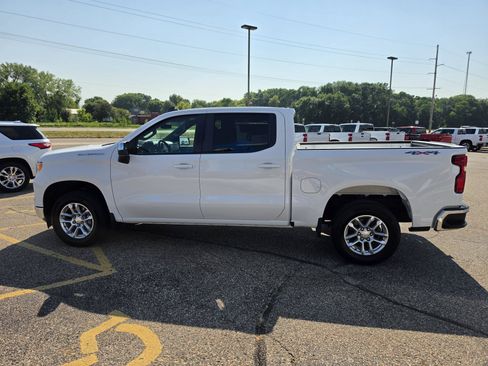 Used 2023 Chevrolet Silverado 1500 LT AWD/4WD image 2