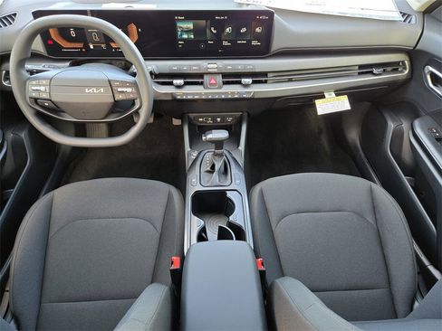 New 2026 Kia K4 LXS image 18