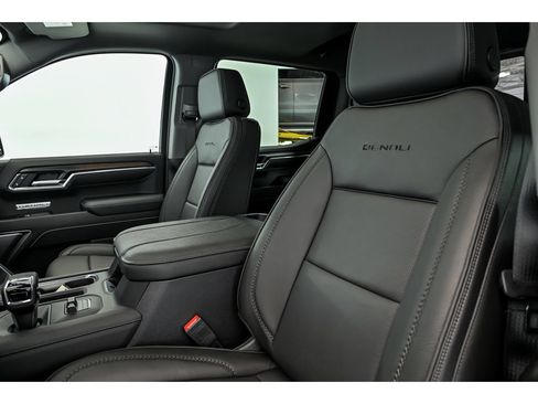 New 2026 GMC Sierra 1500 Denali w/ Denali Reserve Package AWD/4WD image 9
