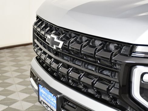 Used 2025 Chevrolet Tahoe Z71 AWD/4WD image 11