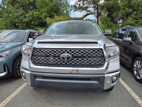 Used 2021 Toyota Tundra SR5 RWD image 2