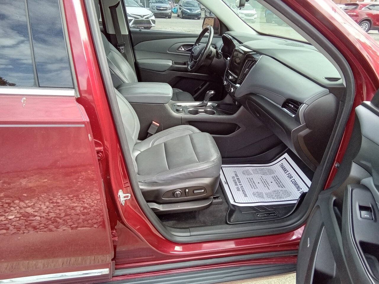 Used 2018 Chevrolet Traverse Premier w/ Driver Confidence II Package FWD image 4