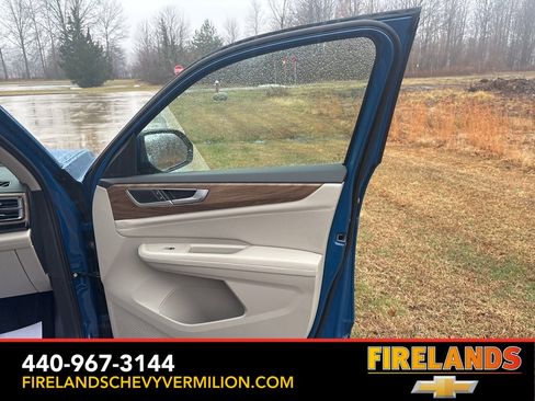 Used 2025 Volkswagen Atlas SE image 27