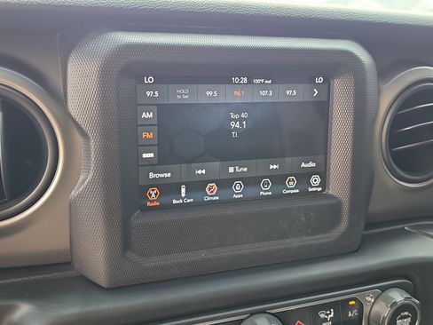 Used 2018 Jeep Wrangler Unlimited Sport S AWD/4WD image 22