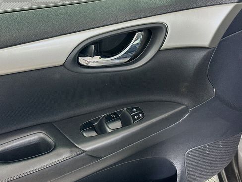 Used 2018 Nissan Sentra S FWD image 15