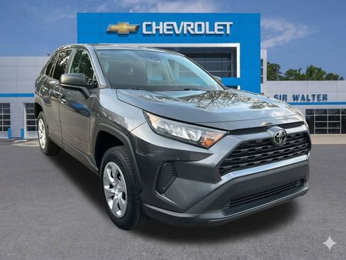 Used 2022 Toyota RAV4 LE image 8