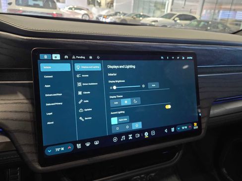 Used 2022 Rivian R1S Launch Edition image 34