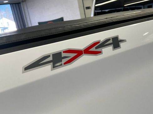 Used 2023 Chevrolet Silverado 1500 LT AWD/4WD image 16