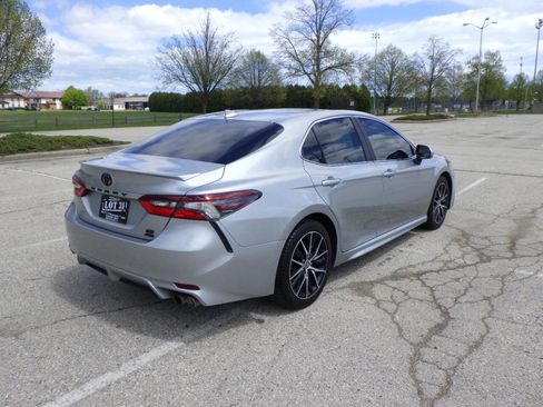 Used 2021 Toyota Camry SE w/ Cold Weather Package AWD/4WD image 7