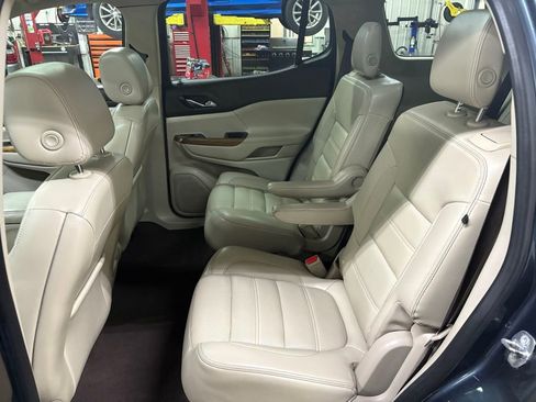 Used 2019 GMC Acadia Denali w/ Technology Package image 12