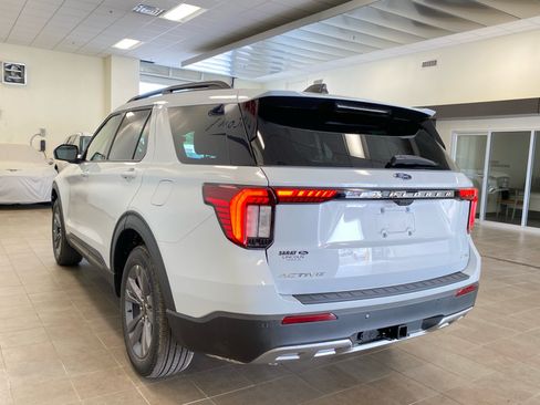 New 2026 Ford Explorer Active w/ Active Comfort Package AWD/4WD image 12