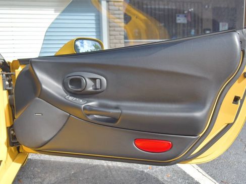 Used 2003 Chevrolet Corvette Coupe w/ Preferred Equipment Group image 33