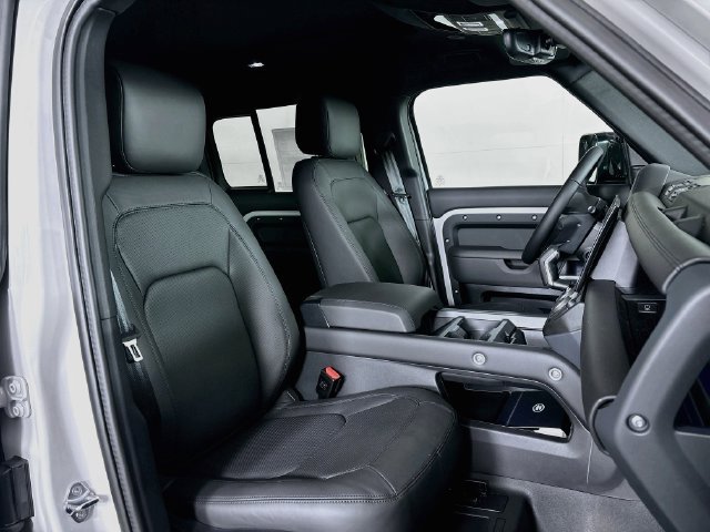 New 2026 Land Rover Defender 110 X-Dynamic SE AWD/4WD image 26