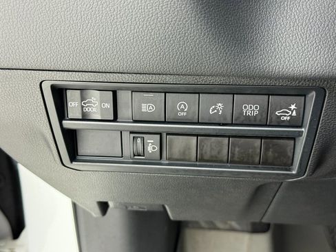 Used 2022 Toyota Tundra Limited image 11