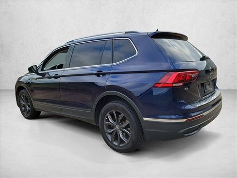 Used 2023 Volkswagen Tiguan SE w/ Panoramic Sunroof Package FWD image 7
