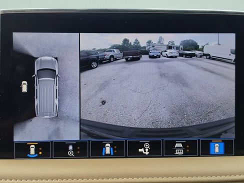 Used 2021 Chevrolet Tahoe Premier w/ Premium Package AWD/4WD image 29