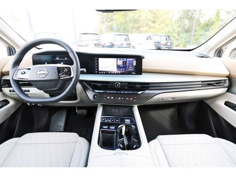 Used 2025 Nissan Murano Platinum w/ Cargo Package image 7