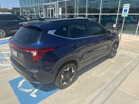 Used 2026 Kia Seltos EX FWD image 5