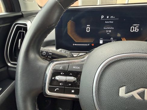 Used 2024 Kia Sorento S image 28