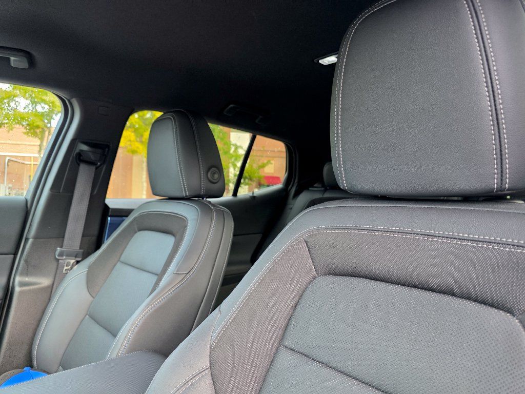 Certified 2024 Chevrolet Equinox EV LT FWD image 13
