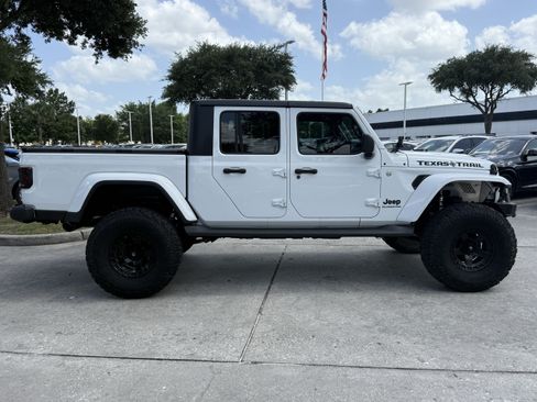 Used 2021 Jeep Gladiator Sport AWD/4WD image 3