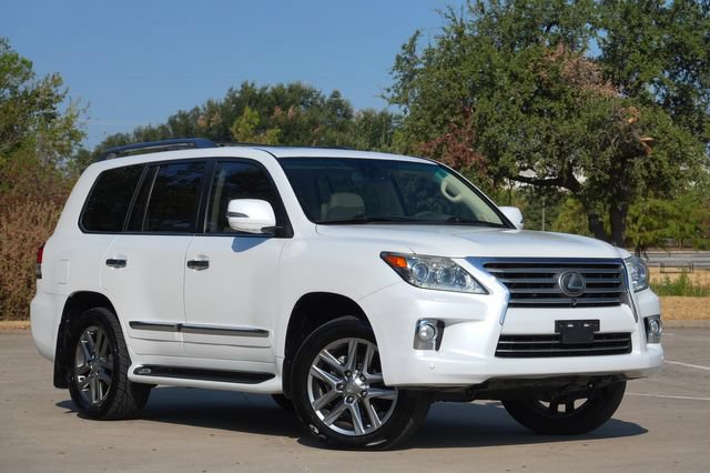 Used 2013 Lexus LX 570 4WD w/ Luxury Pkg w/Pre-crash image 1