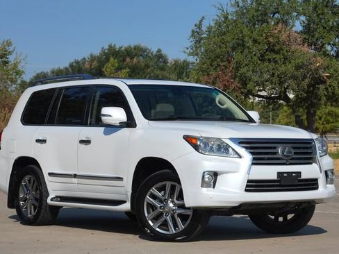 Used 2013 Lexus LX 570 4WD w/ Luxury Pkg w/Pre-crash image 1