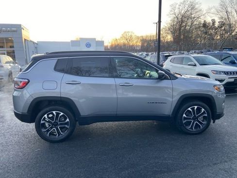 Used 2023 Jeep Compass Limited image 7