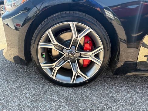Used 2019 Kia Stinger GT1 RWD image 11