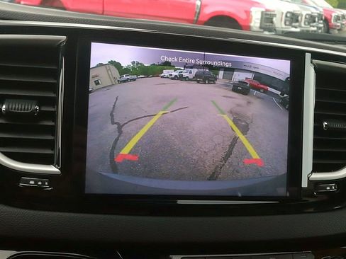 Used 2025 Chrysler Pacifica Select FWD image 26