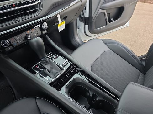 New 2026 Jeep Compass Latitude AWD/4WD image 24