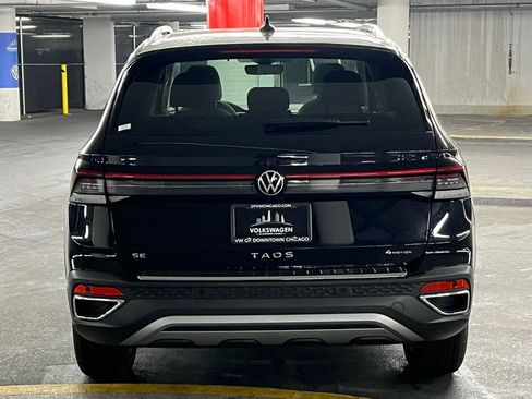 New 2025 Volkswagen Taos SE image 32
