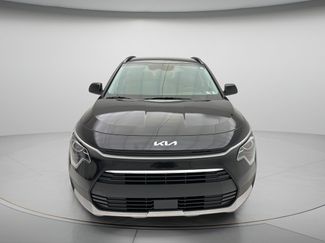 Used 2024 Kia Niro EX w/ EX Cold Weather Package FWD video 2